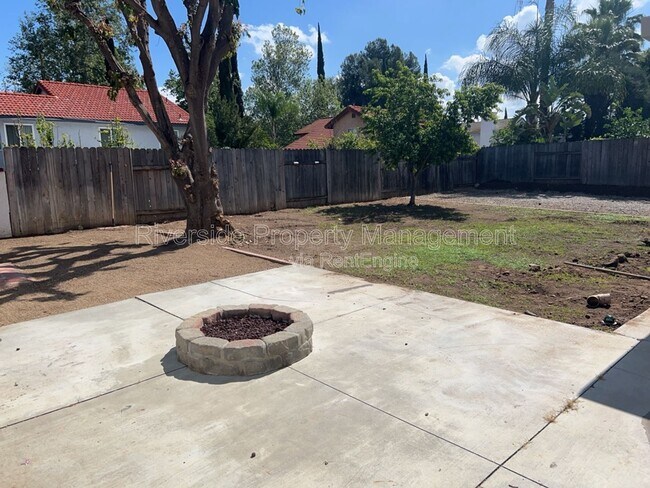 Building Photo - 2861 Carma Ct