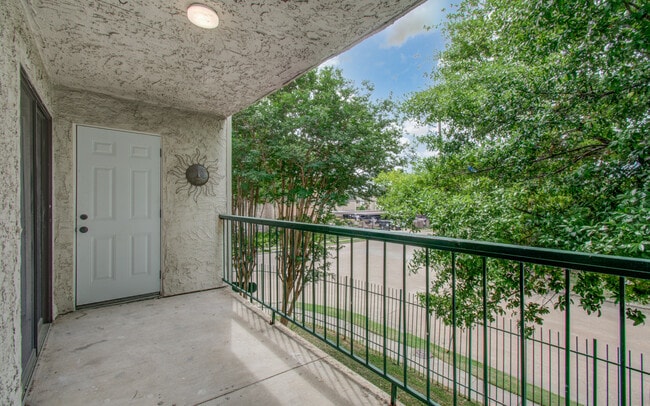 Building Photo - 2814 S Bartell Dr