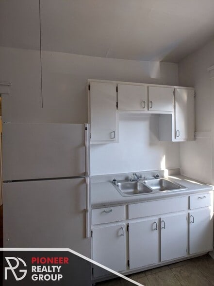 Building Photo - 2518 N Kedzie Blvd