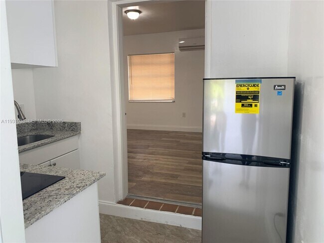 Building Photo - 6290 SW 39th St