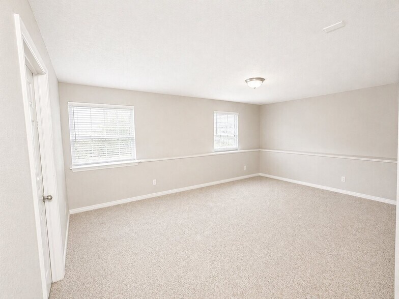 Building Photo - 11609 River Run Cir