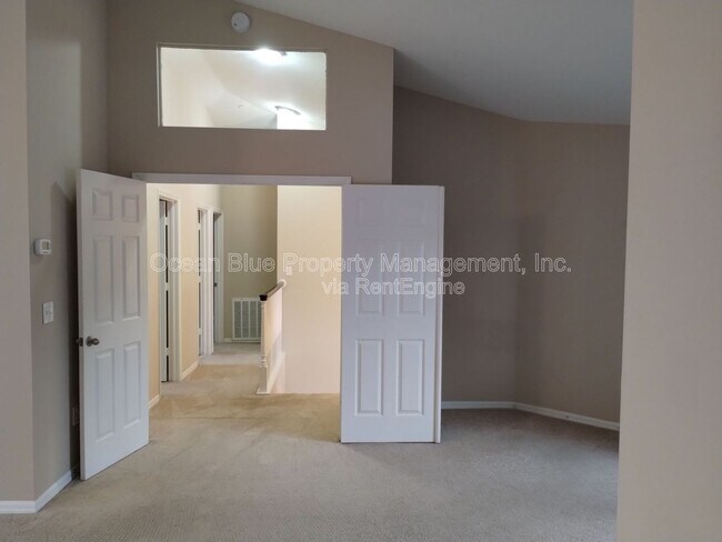 Building Photo - 27217 Breakers Dr