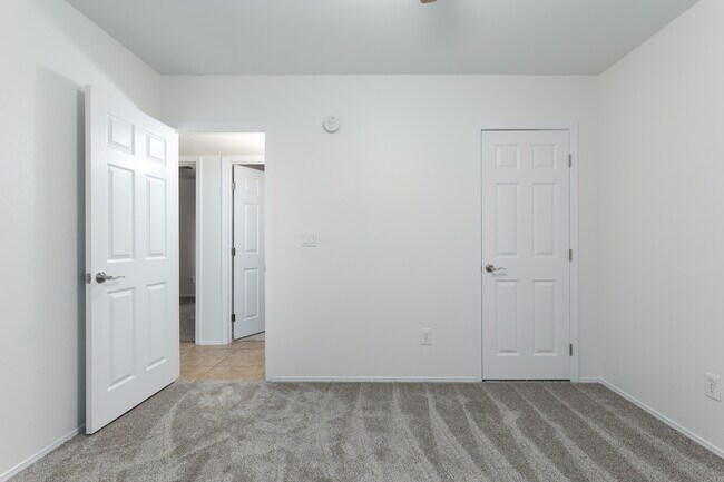 Building Photo - 7711 E 39th St