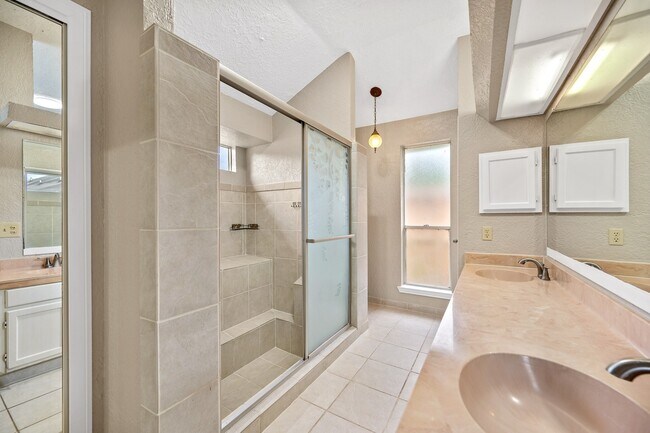 Building Photo - 16019 Mission Village Dr