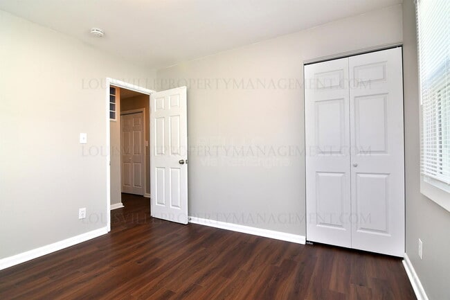 Building Photo - 3214 Laclede Ave