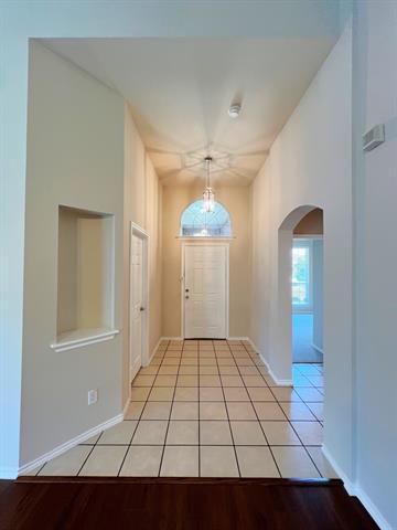 Building Photo - 2128 Carlotta Dr
