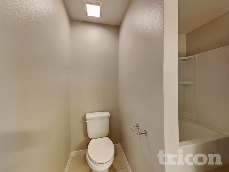 Building Photo - 1479 Swan Lake Cir