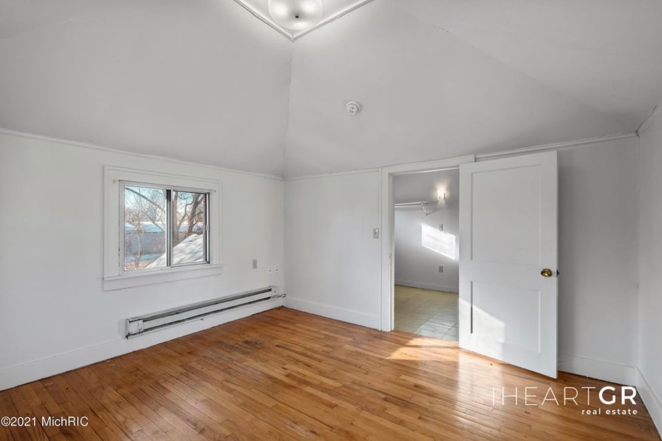 Building Photo - 58 Caledonia St NE