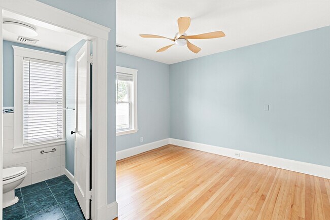 Building Photo - 706 Mt Auburn St