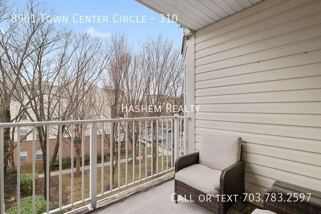 Building Photo - 8961 Town Center Cir