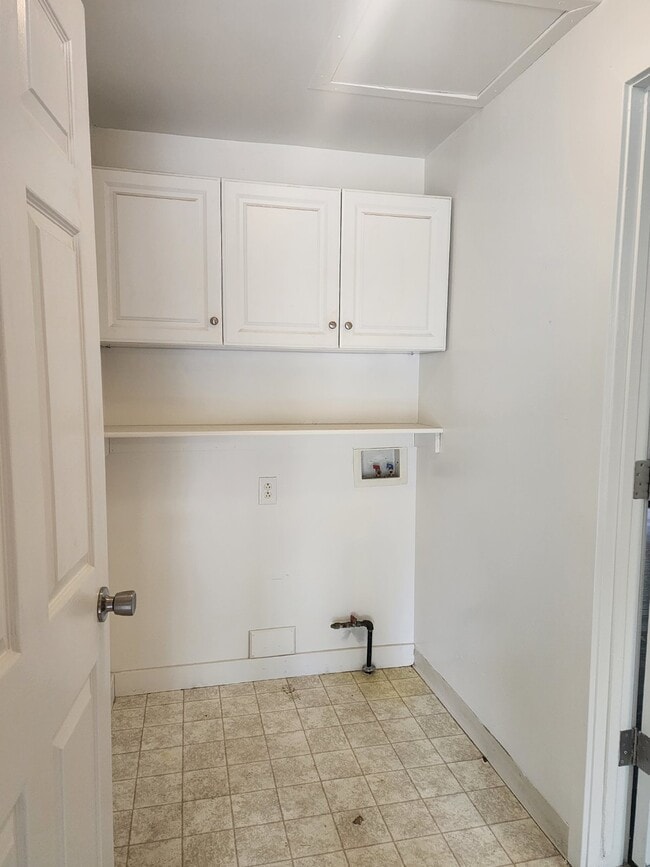 Building Photo - Very Large 3BR, 3BTH Near Black Bay Park in Post Falls