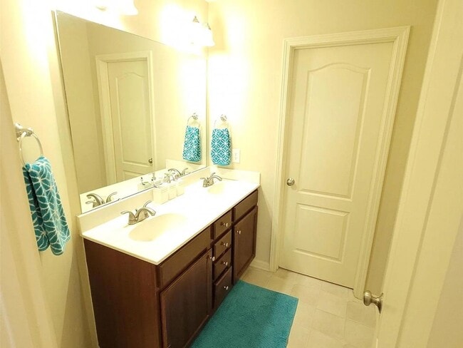 Building Photo - 3028 Landing Falls Ln