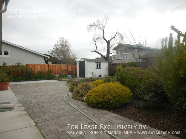 Building Photo - 384 Gunter Ln