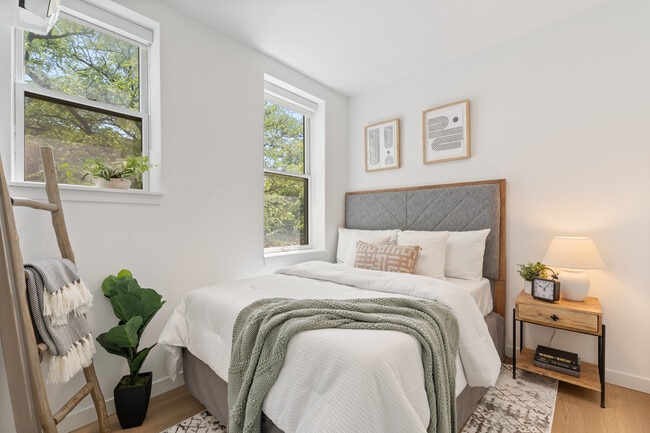 Brand new 1-bedroom apartment - 1652 W Roscoe St