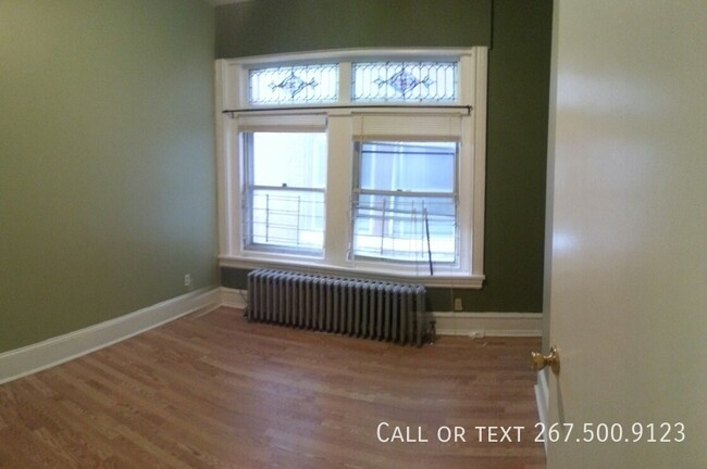 Building Photo - Lovely 2BR/2BA unit in prime university Ci...