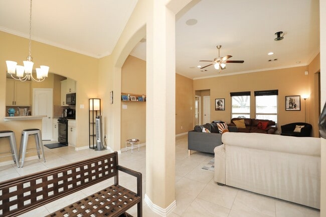 Building Photo - 6615 Goldspier St