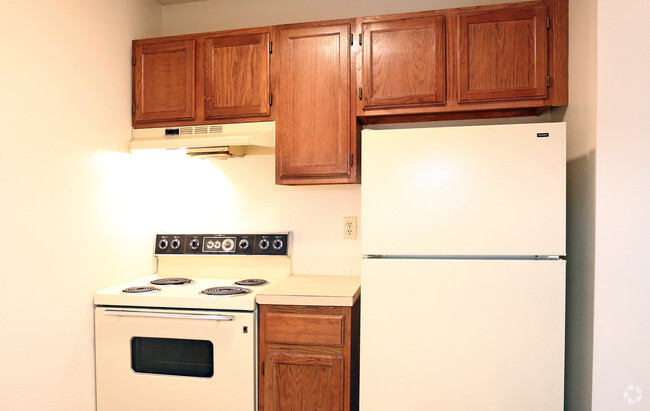 Kitchen - Adel Village Apartments