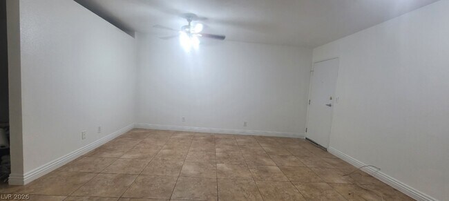 Building Photo - 305 N 10th St