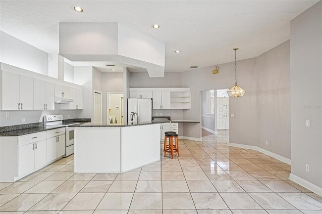 Building Photo - 918 Academy Dr