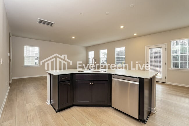 Building Photo - 810 Pear Blossom Ct