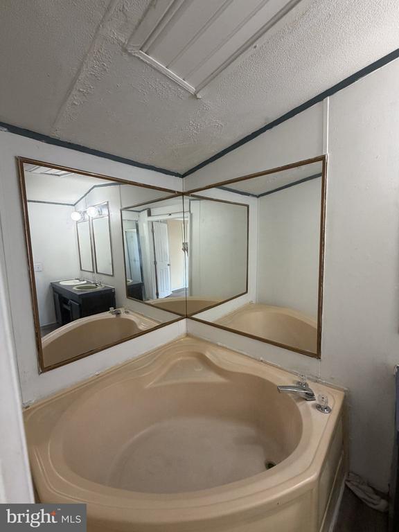 Building Photo - 97 Connector Rd