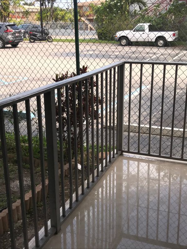 Building Photo - 142 SW 18th Ave