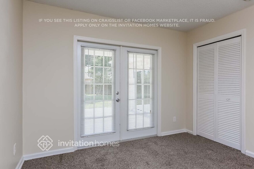 Building Photo - 514 NW Floresta Dr