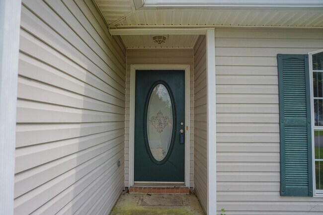 Building Photo - 322 Apple Dr