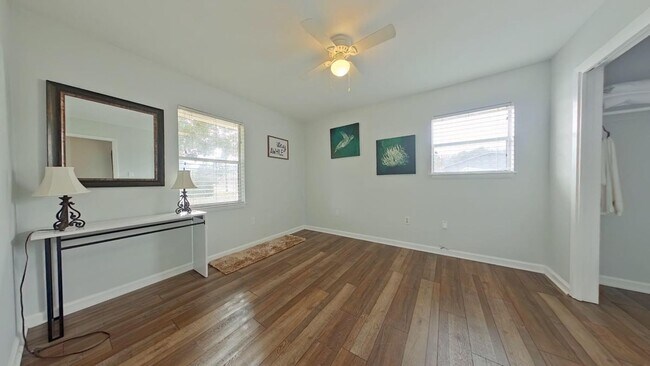 Building Photo - 3083 Skyline Dr