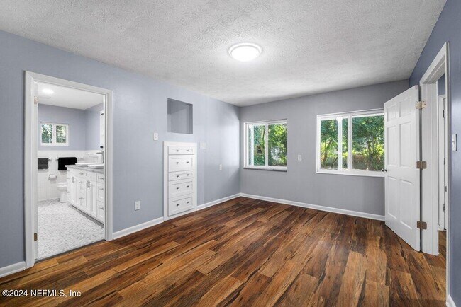 Building Photo - 4007 Aldington Dr
