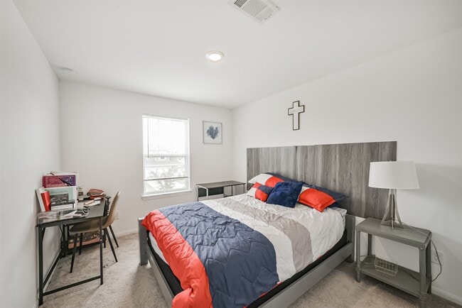 Building Photo - 26407 Red Clover Dr