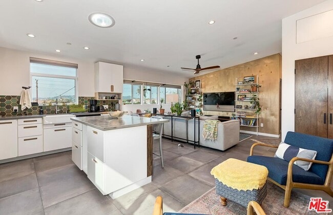 Building Photo - 3121 Verdugo Pl