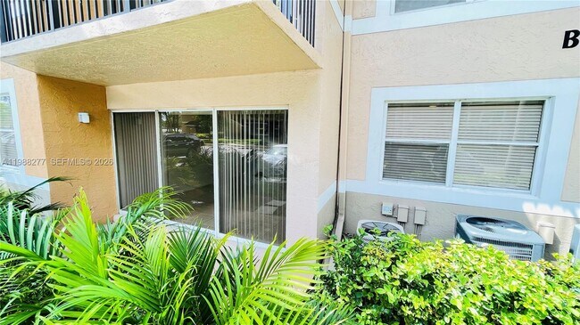 Building Photo - 8871 Wiles Rd