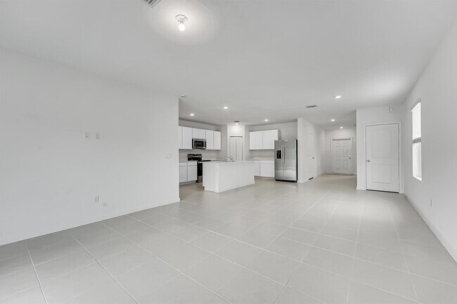 Building Photo - 662 Carlyle Wy