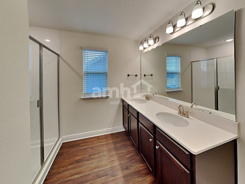 Building Photo - 2857 Ponds Trl