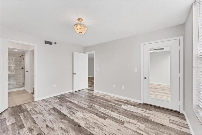 Building Photo - 4530 Pinebrook Cir
