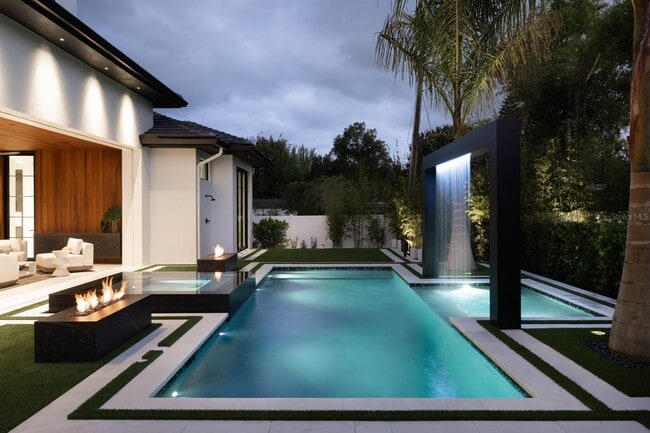 Building Photo - 1221 Richmond Rd