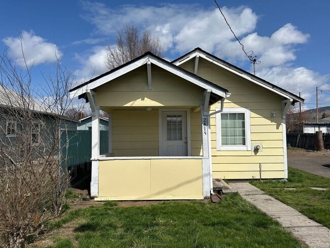 Building Photo - 2415 Eberlein Ave