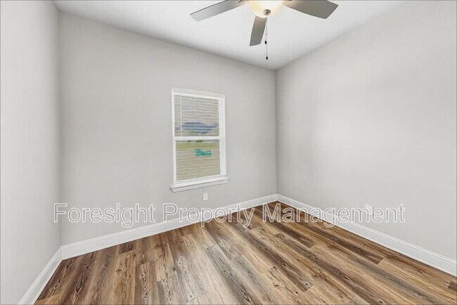 Building Photo - 2902 Orchid Dr