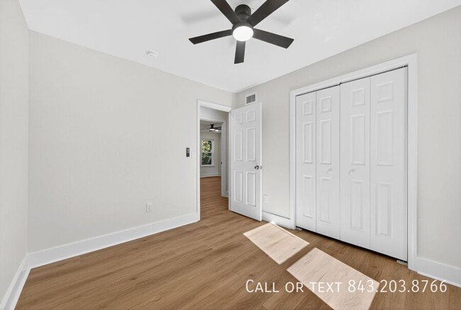 Building Photo - 955 Godber St