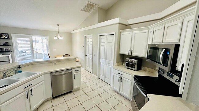 Building Photo - 3600 Yellow Bird Ct