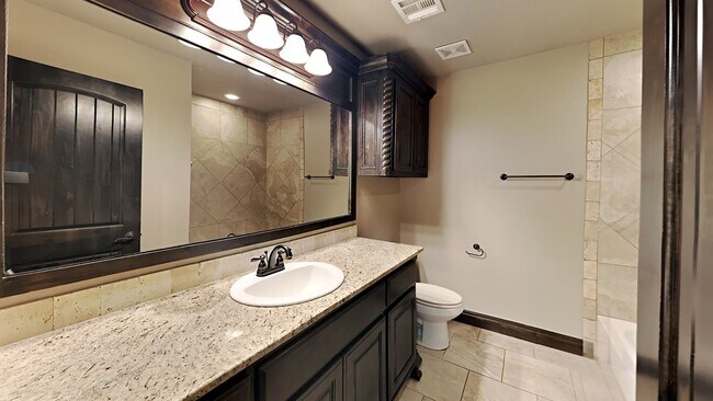Building Photo - Very Nice 3 bedroom 2 bath home in Edmond schools