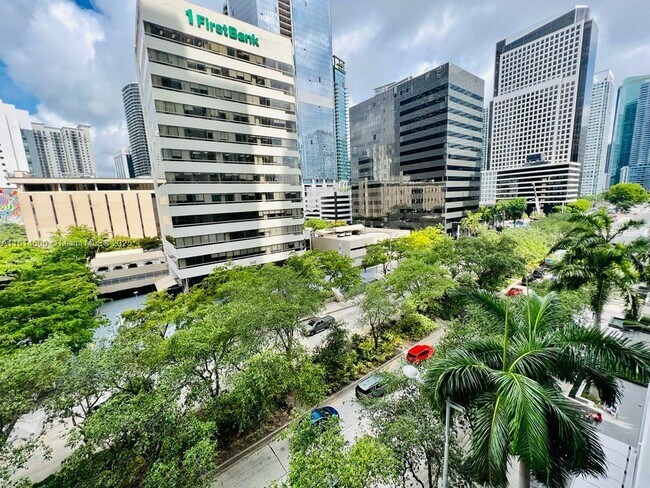 Building Photo - 951 Brickell Ave