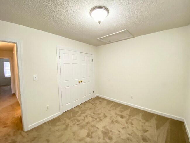 unit B - 4119 Juniper Ln NW