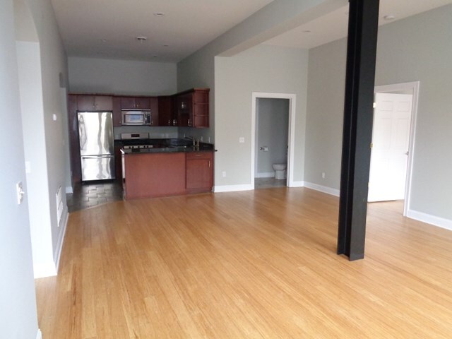 Building Photo - 34 E Market St