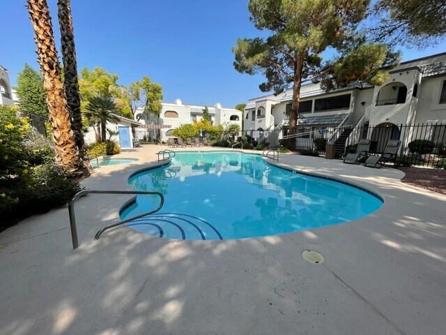 Building Photo - 1406 Santa Margarita St