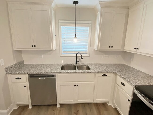 Building Photo - Elegant & Spacious 3BD/2BA Home in Hahira ...