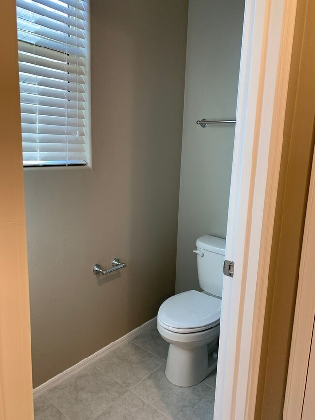 Building Photo - 3 Bedroom 2 Bath Home with 2 car garage, only built in 2020