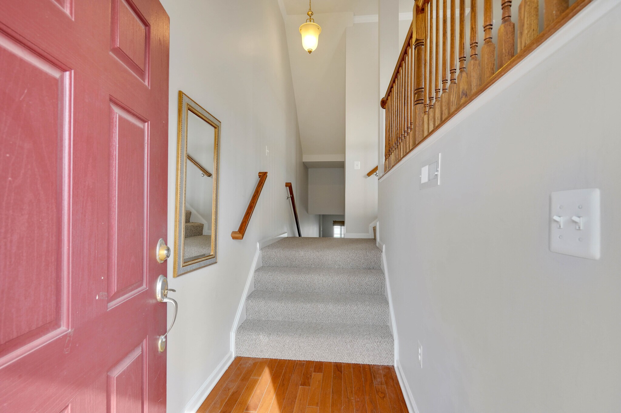 Building Photo - 6 Lamplighter Ln