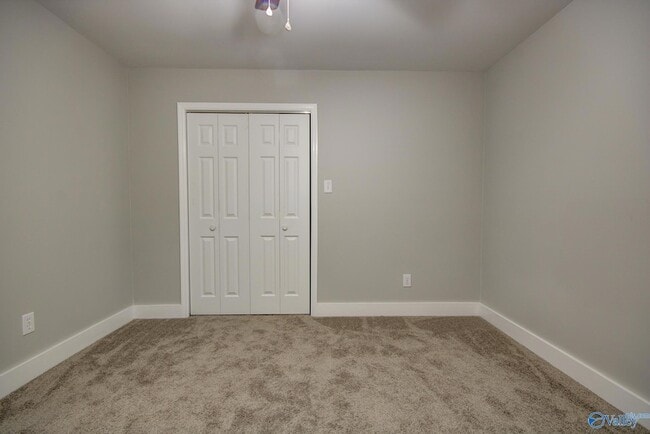 Building Photo - 205 Jarrett Ln